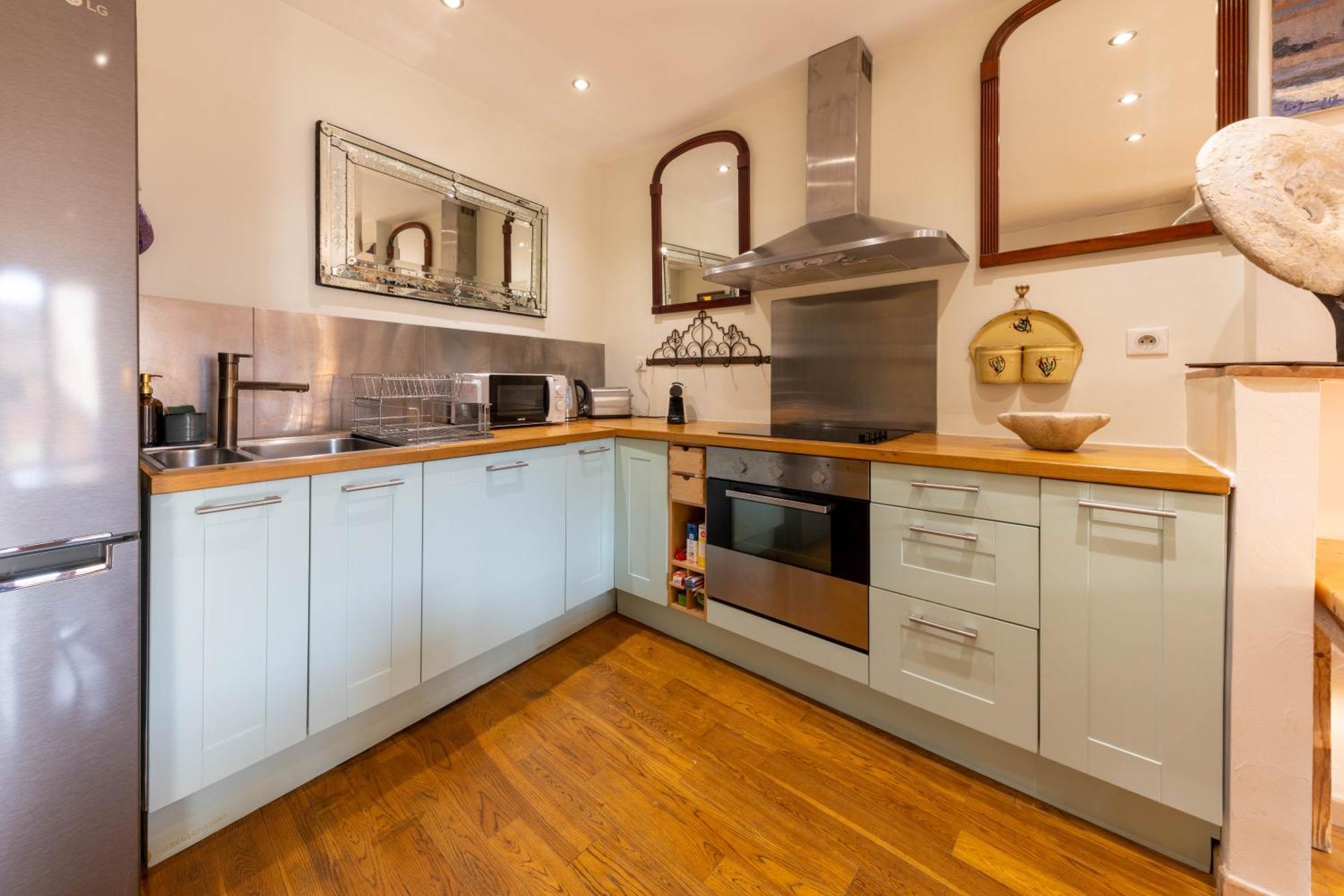 Spacious And Bright Flat Close To The Beach : Heart Of Old Nice Exterior photo
