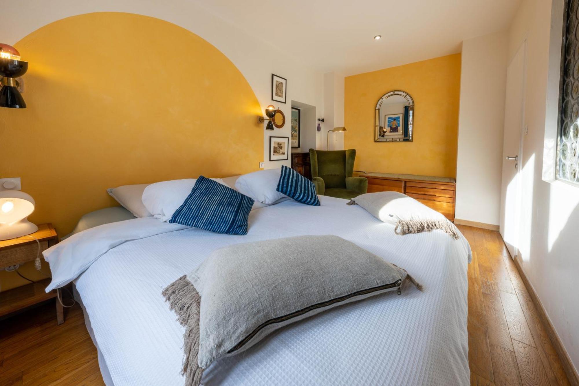 Spacious And Bright Flat Close To The Beach : Heart Of Old Nice Exterior photo